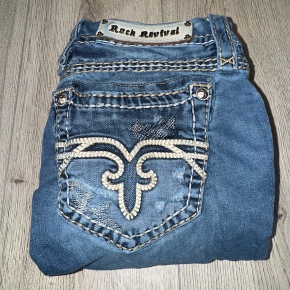 Rock Revival Heidi capri crop cropped Distressed blue Jeans denim